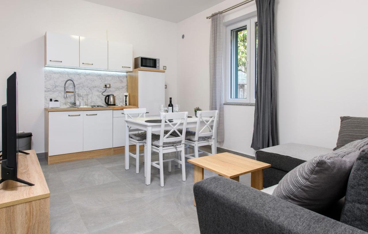 Apartment Delalle Spalato Esterno foto