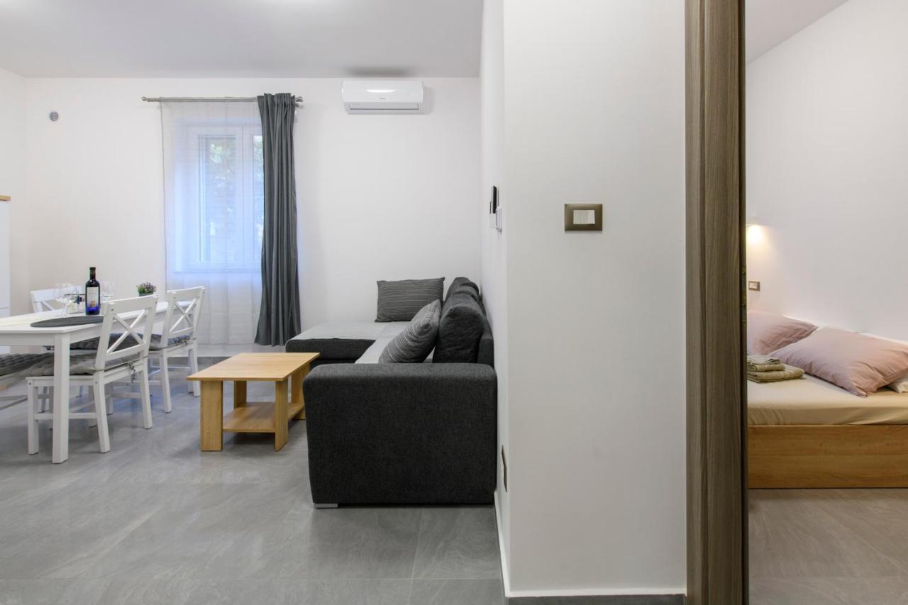 Apartment Delalle Spalato Esterno foto